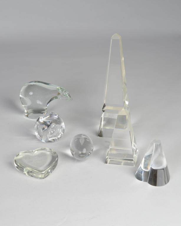 Mixed Figural Glass Lot: To include Polar Bear (small chips), short obelisk, tall obelisk (large chip to base), raised heart paperweight, "I Love You..." paperweight, etc. Tallest H: approx. 9 3/4".