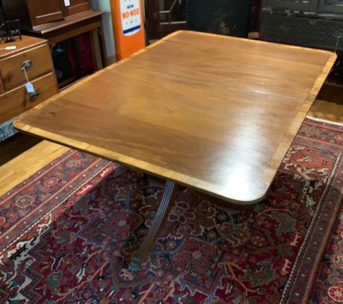 L. 19th / E. 20th C. Georgian Style Dining Table (1 of 9)