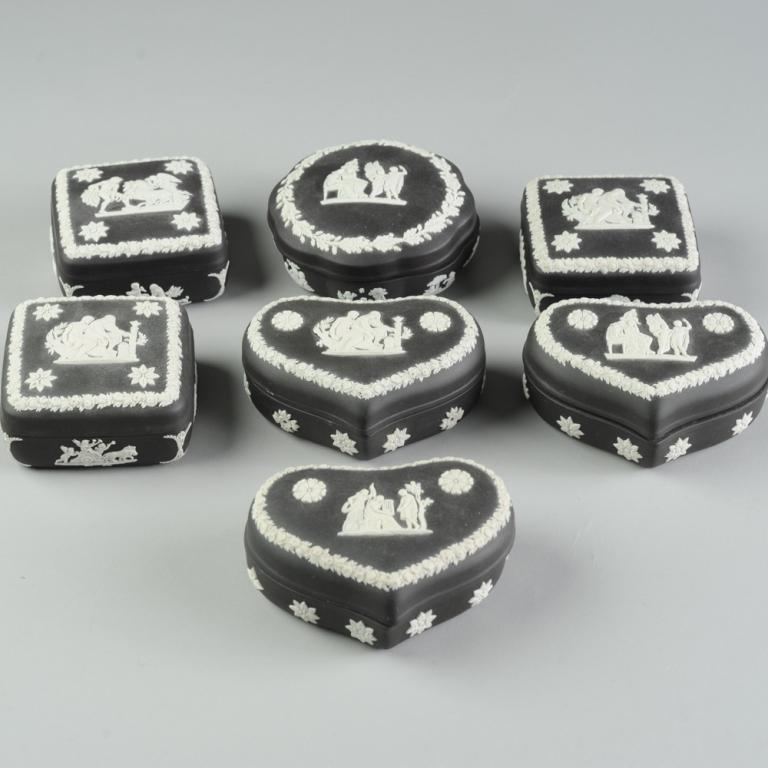 7 Wedgwood Black Jasperware Lidded Jars / Dishes (1 of 3)