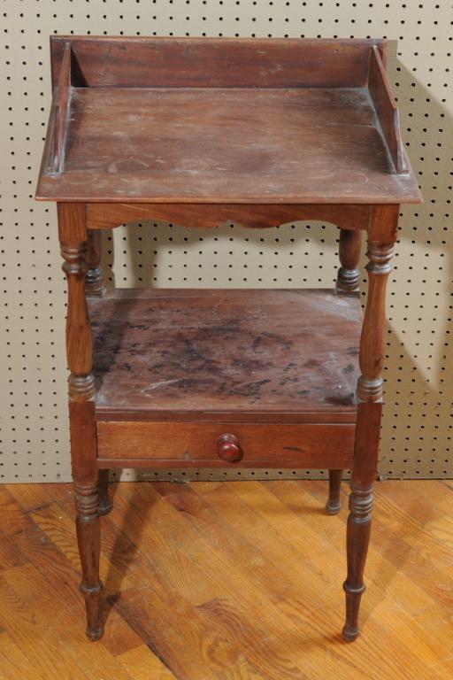Vintage 2-Tier Side Table (1 of 4)