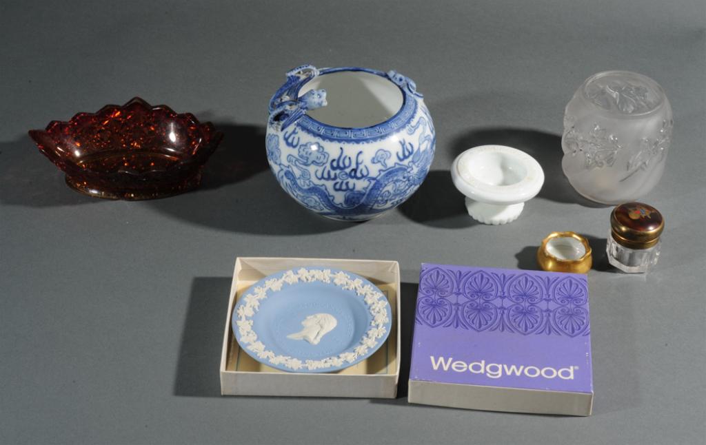 Mixed Lot: Daisy and Button dish, Asian bowl, Mascotte Milk Glass Immerser insert, Wedgwood 250th George Washington tray, etc. Tallest: approx. 4 1/4".