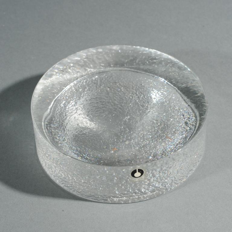 Eva Englund Pukeberg Paperweight Ashtray: One label: "Design Eva Englund", the other label: "Pukeberg Sweden" H: approx. 1 1/2". Dia: approx. 5 1/4".