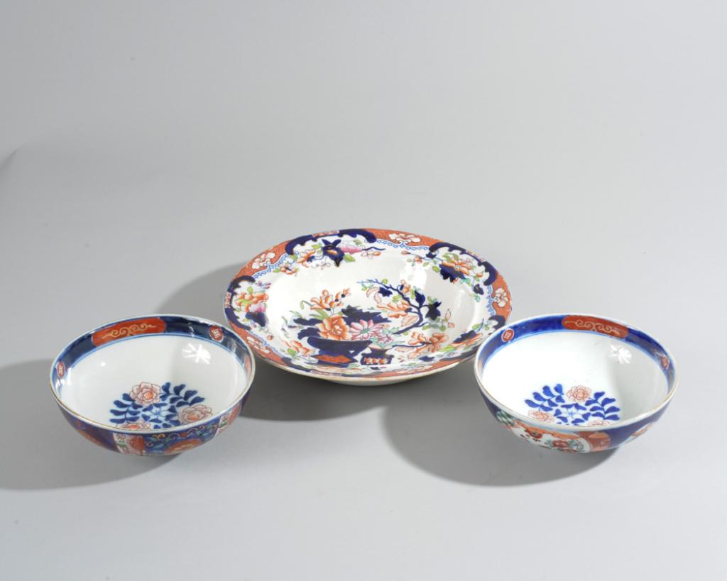 Mixed Lot: Including an early English ironstone bowl marked Tonquin China, together with two Imari bowls. Largest dia: approx. 9 1/2".