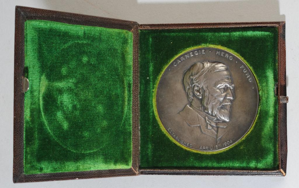 Carnegie Hero Silver Medal 1907 (1 of 5)