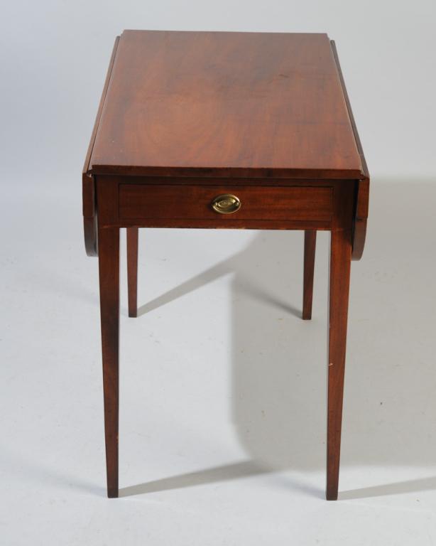Antique American Drop Leaf Pembroke Table (1 of 3)