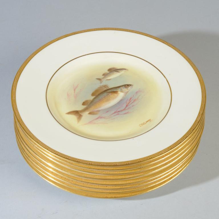 Set of 8 Royal Doulton Hand Painted Fish Plates (1 of 6)