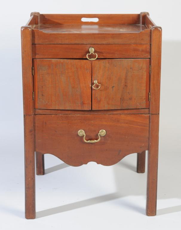 Georgian Style Mahogany Commode (1 of 4)