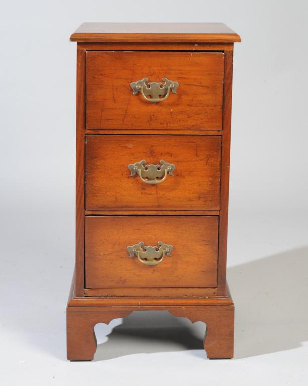 Late 19th C. Chippendale Style Nightstand (1 of 3)