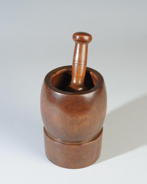 Vintage Wooden Mortar and Pestle: In as-found condition.H: approx. 7"