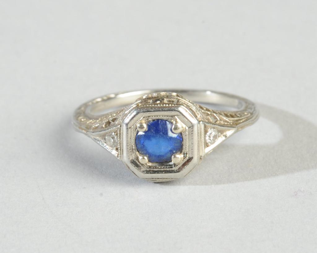 18K White Gold  & Sapphire Ring (1 of 2)