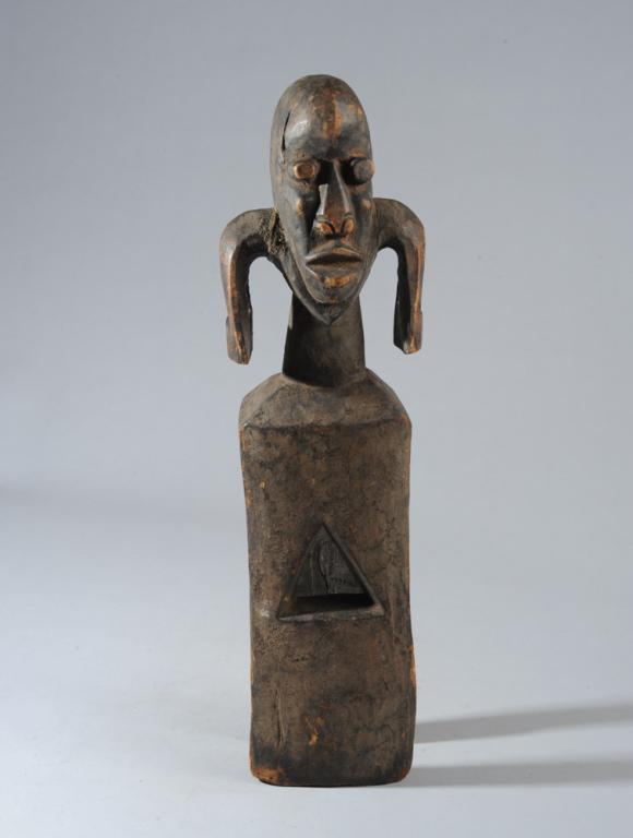 Figural Mumuye Loom Component, Nigeria: Figural carved wood element, part of a Mumuye loom. Approx. 19" H. Provenance: Estate of Thomas McNemar, (1931-2020.) McNemar lived and collected throughout Central and West Africa in the 1960s and 70