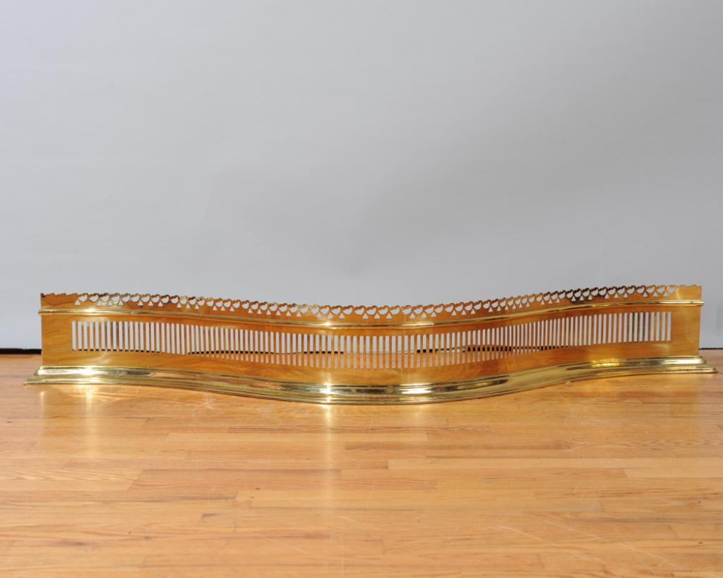 VA Metalcrafters Williamsburg Brass Fire Fender: H: approx. 6 1/4"L: approx. 48 1/2"