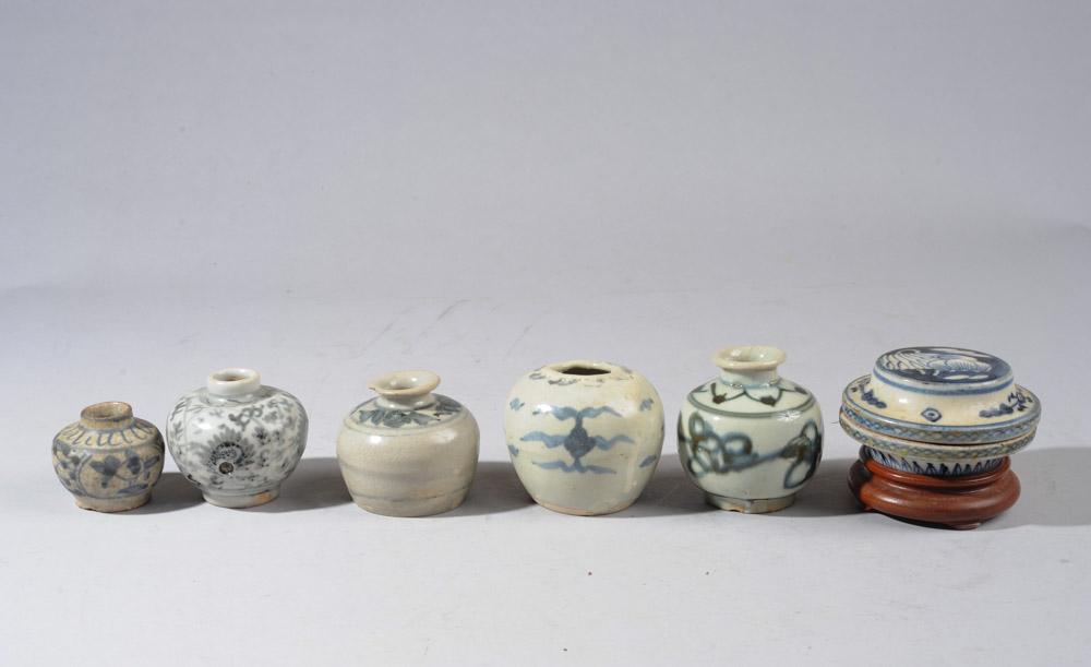Lot Chinese Blue & White Porcelain Articles: To include a Qing dynasty blue and white seal paste box and cover with lotus design, and five Ming blue and white jarlets, one possibly Annamese. Seal paste box approx. 3 3/4" diameter, 2" height.