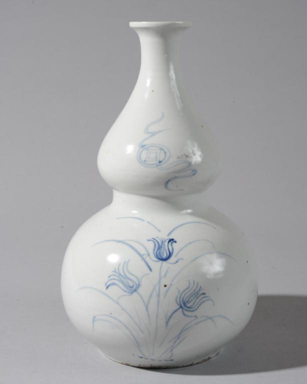Korean Double Gourd Blue & White Vase (1 of 5)