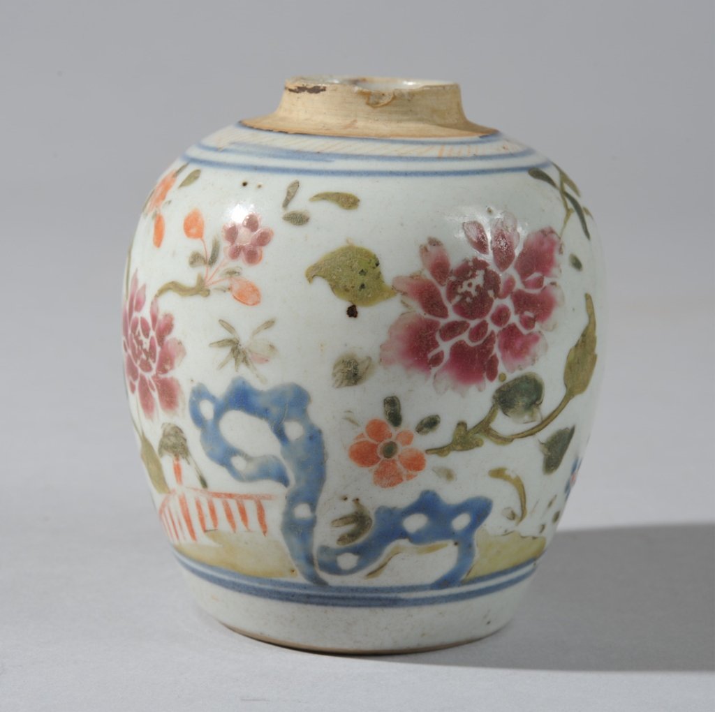 Small Chinese Wucai Jar (1 of 4)