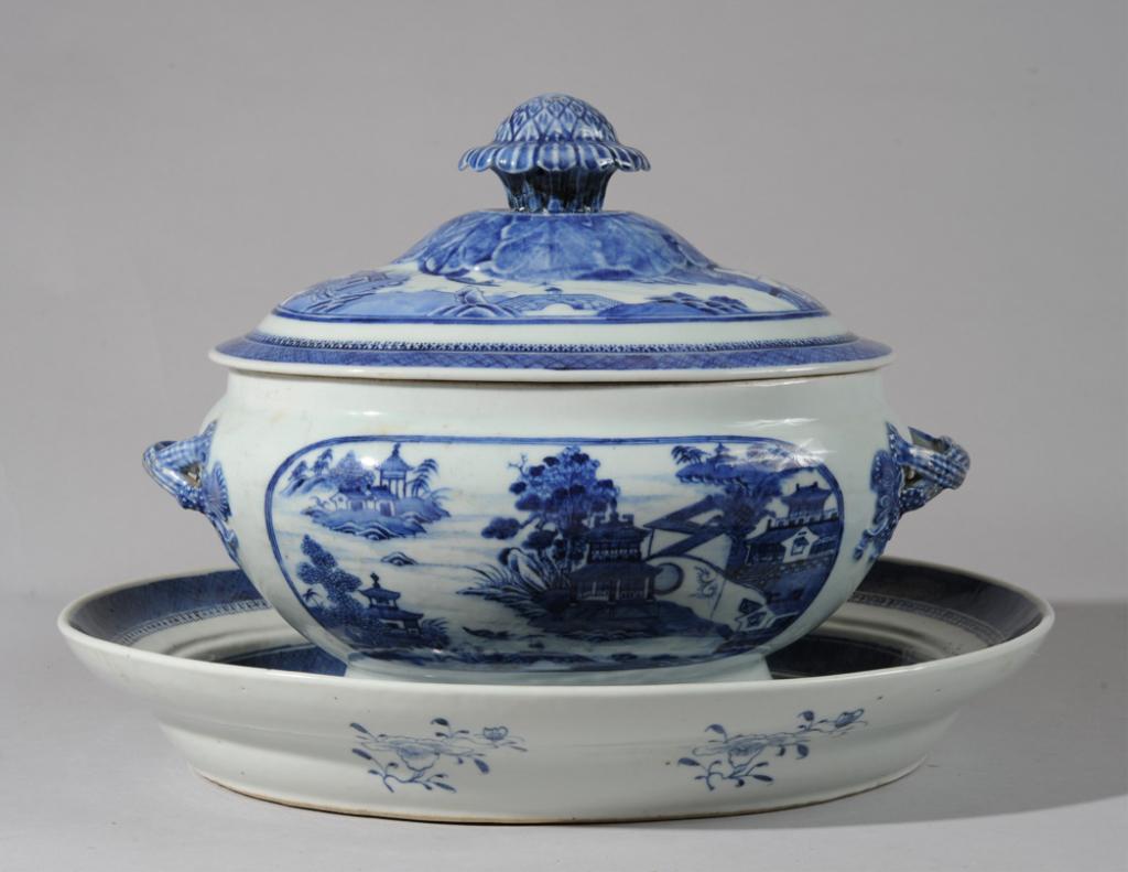 Chinese Export Canton Tureen & Platter (1 of 8)