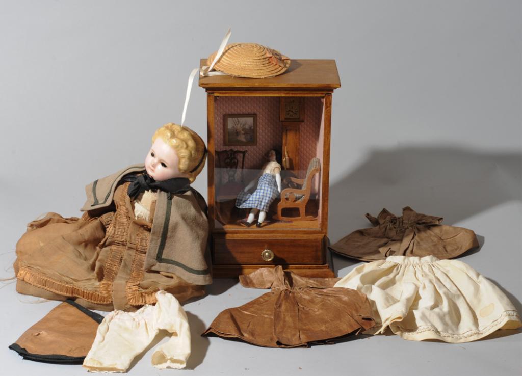 Mixed Vintage & Antique Doll Grouping (1 of 4)