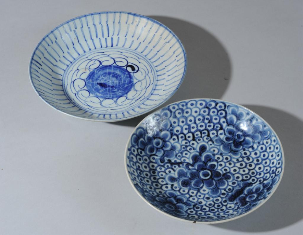 2 Chinese Qing Blue & White Bowls (1 of 5)