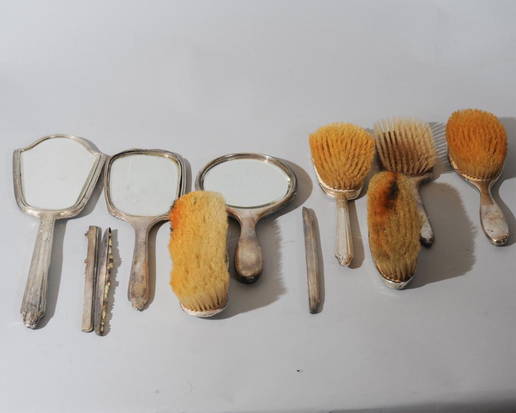 Mixed Grouping Sterling Silver Vanity Items (1 of 4)