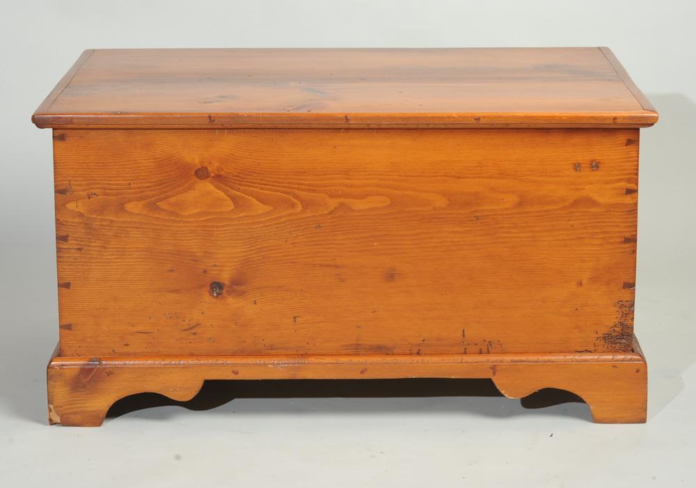Chippendale Style Pine Blanket Chest (1 of 2)