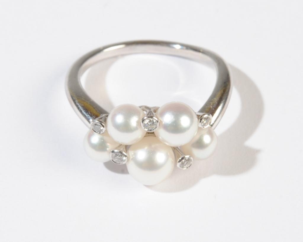 Mikimoto 18k White Gold, Pearl & Diamond Ring (1 of 4)