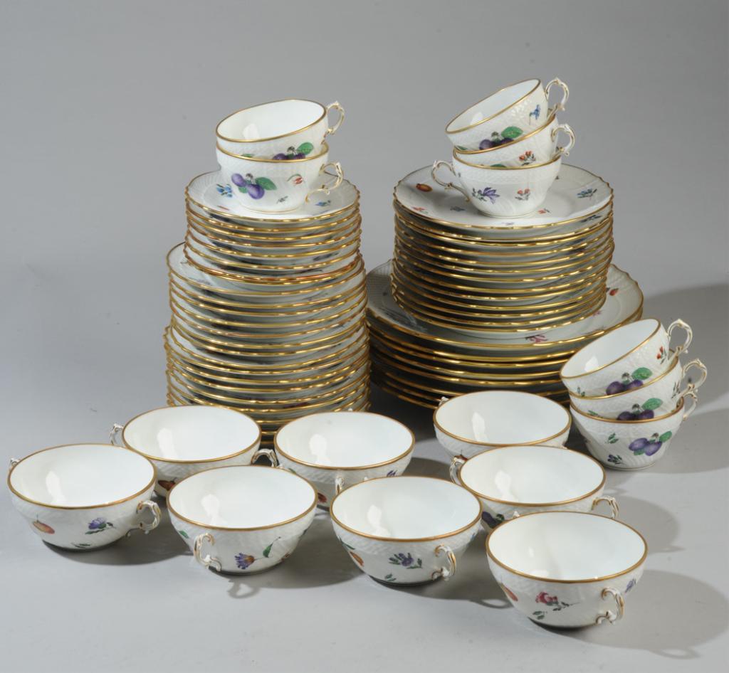 Richard Ginori "Perugia" Partial Service for 8+ (1 of 9)