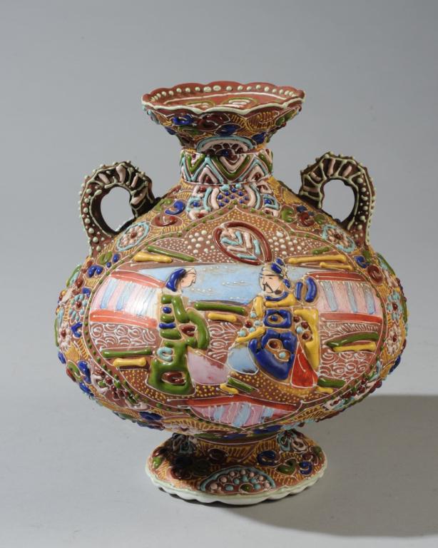 Satsuma Moriage Vase (1 of 5)