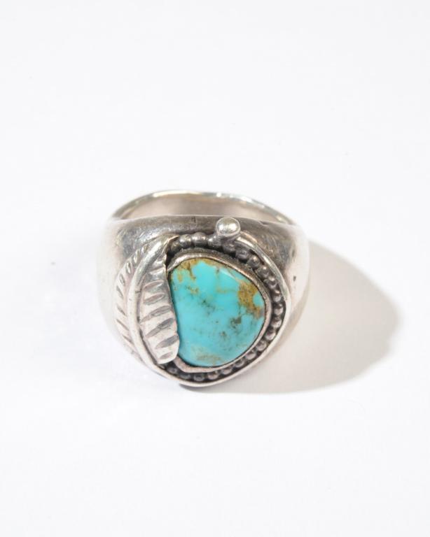Vintage Navajo Turquoise & Silver Ring (1 of 3)