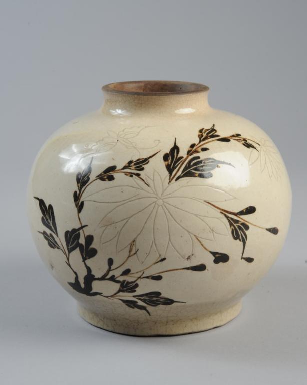 Cizhou Painted & Incised Jar (1 of 6)