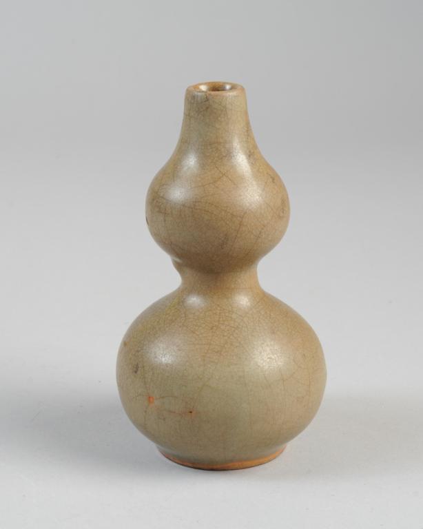 Chinese Song / Yuan Celadon Double Gourd Vase (1 of 4)