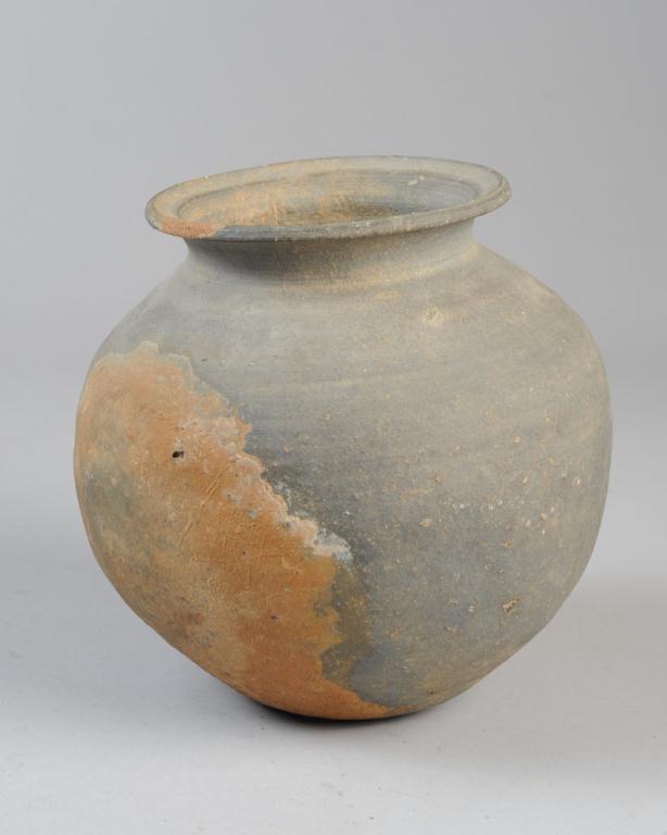 Early Korean Silla Stoneware Jar (1 of 8)