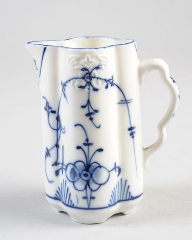 Meissen Blue & White Design Creamer: No visible chips, cracks or repairs.H: approx. 5 1/4".