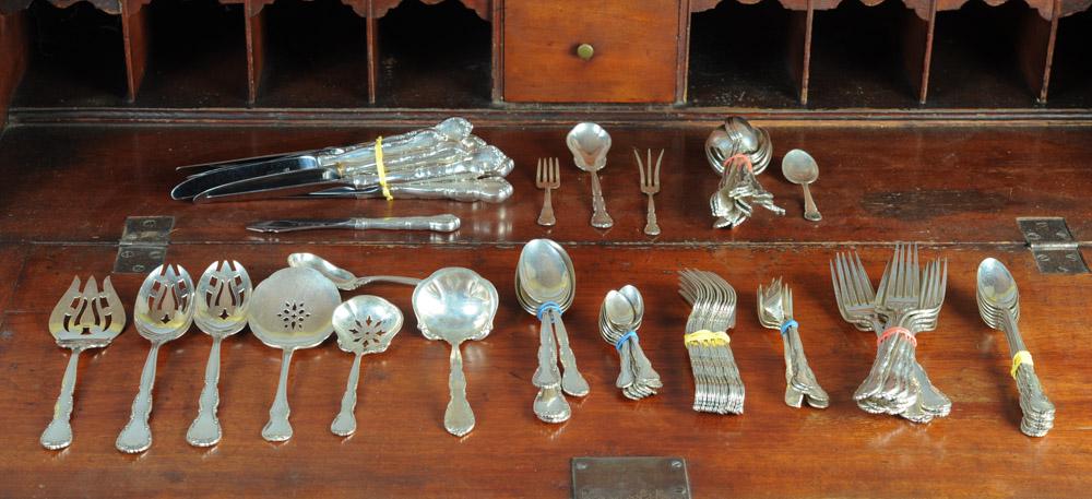 90 Pieces Lunt Sterling Silver Flatware (1 of 6)
