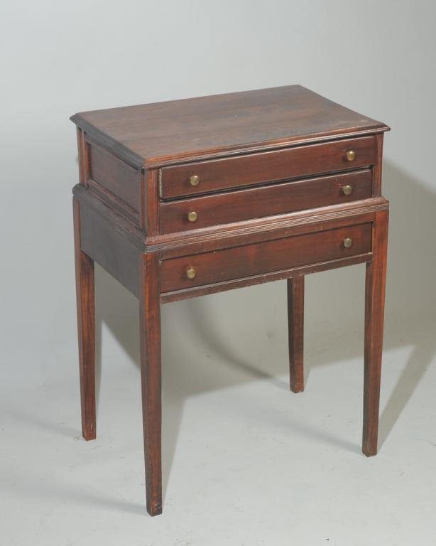 Sewing Table: Molded edge top over three drawers with brass pulls over square legs, some damage / in as-found condition.H: approx. 30".W: approx. 21 1/2".D: approx. 15 1/4".
