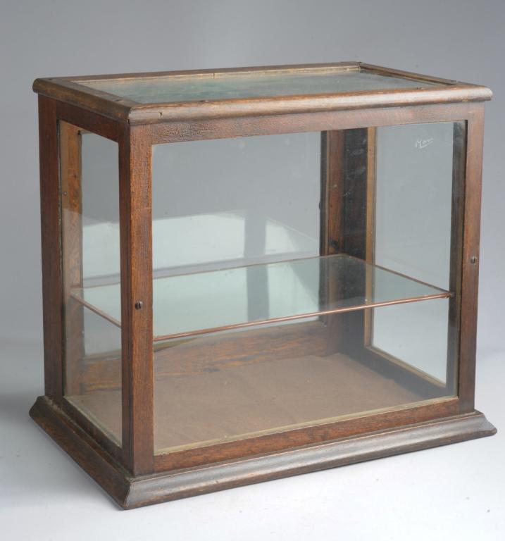 Counter Top Display Case (1 of 1)