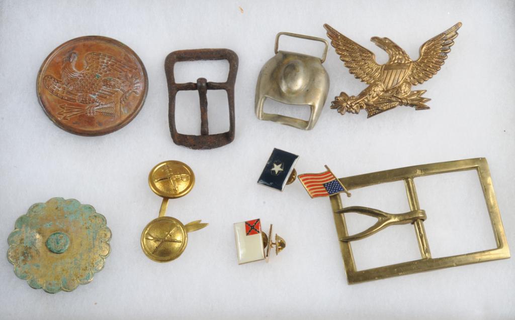 Civil War Uniform Accessories, Some Repro.: Relic display box with civil war uniform items, some likely reproduction, including a reproduction breastplate with right facing eagle grasping arrows and olive branch, an 1821 pattern cap insignia or