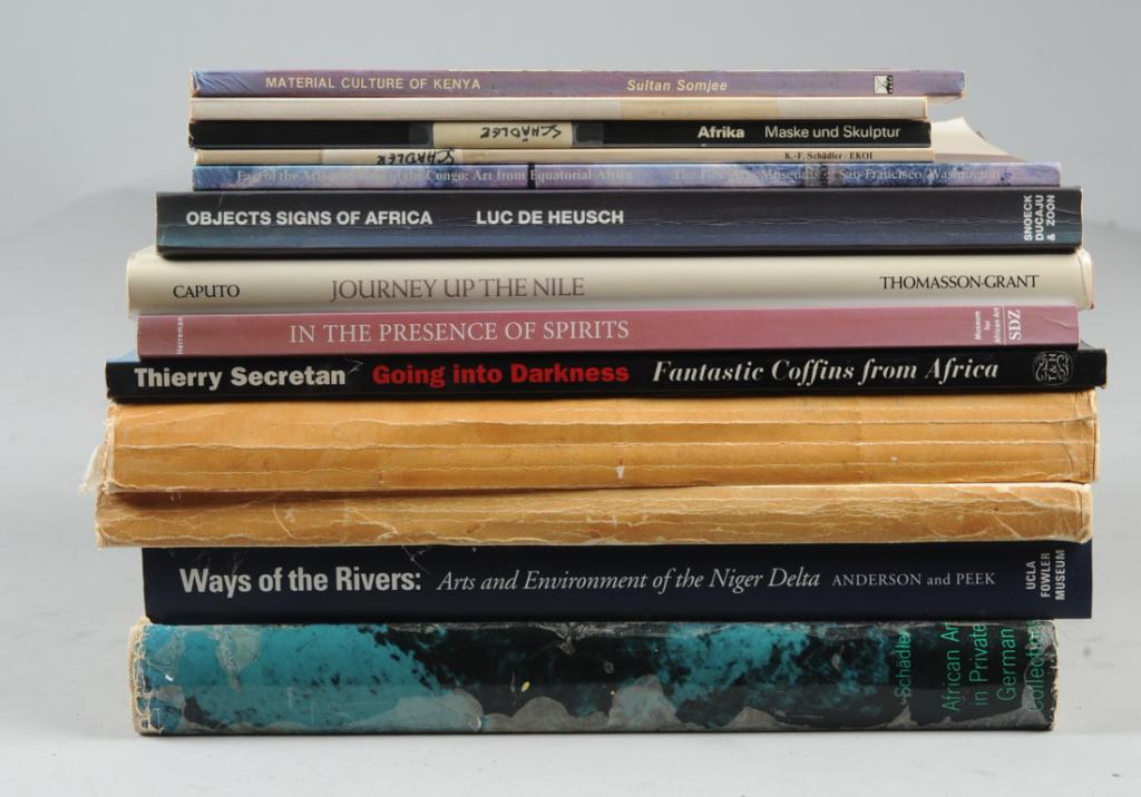 13 Pcs. Books / Booklets, African Art etc.: To include "Objects: Signs of Africa" edited by Luc de Heusch, "Journey Up The Nile" by Robert Caputo, "In the Presence of Spirits: African Art from the National Museum of Ethnology, Lisbon", etc. Som