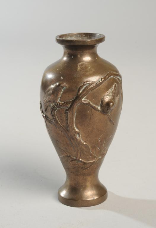 Signed Japanese Meiji Bronze Vase Mitsunobu (1 of 4)