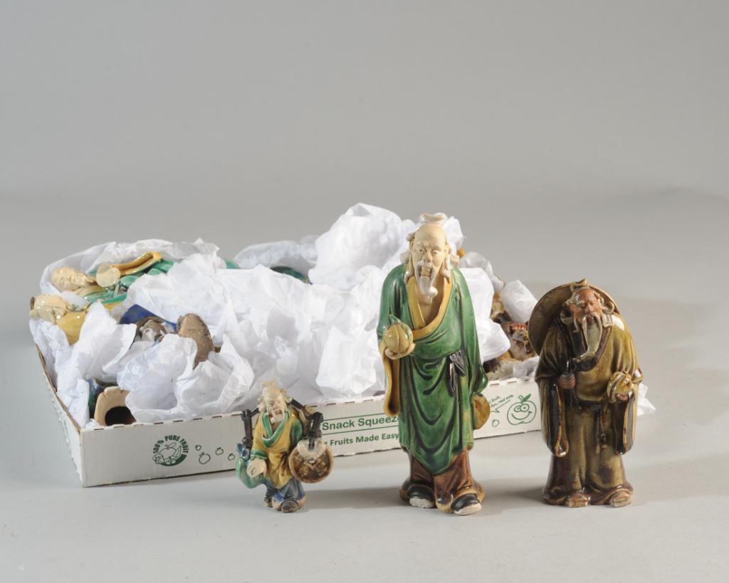 Lot Chinese Mud Men Figures (1 of 2)