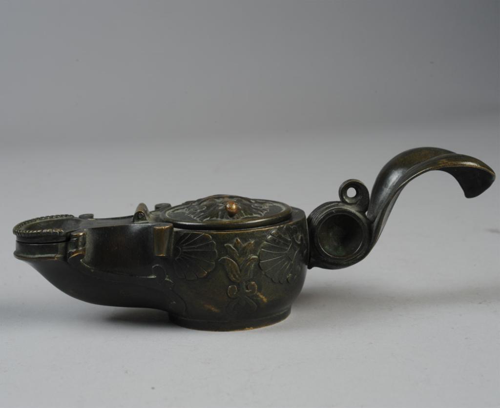 19th C. Grand Tour Roman Bronze Oil Lamp (1 of 7)