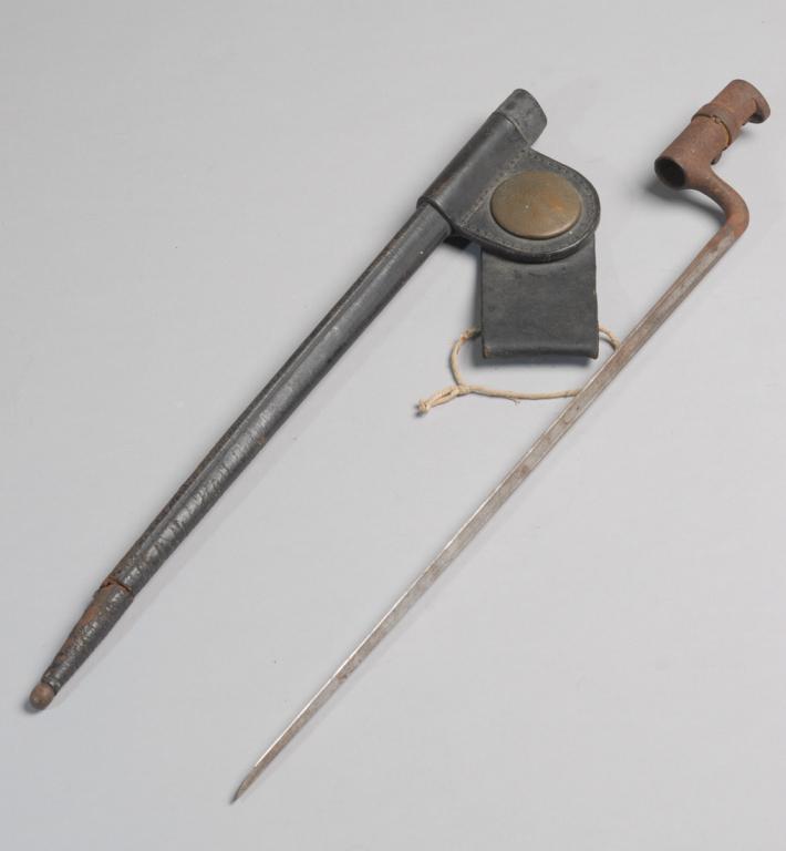 American Civil War Era Bayonet: Stamped US, with leather scabbard, damage to scabbard, rust / in as-found condition. L: approx. 21" (bayonet only), approx. 22" in scabbard.