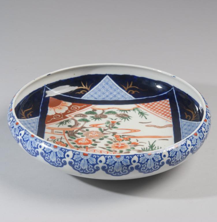 Large Imari Shallow Bowl (1 of 4)