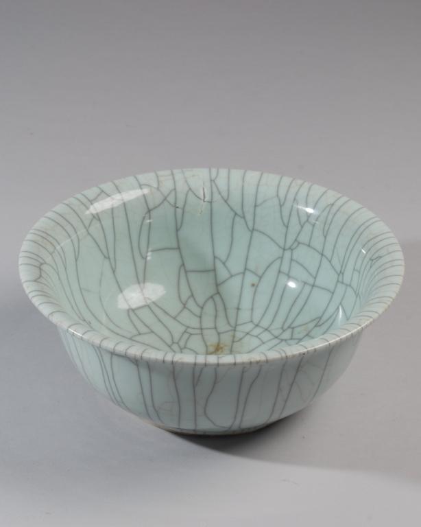 Large Chinese Guan Type Bowl (1 of 5)