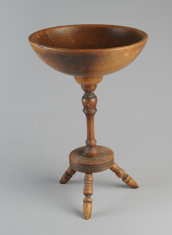 Early American Style Wood Bowl on Stand (1 of 5)