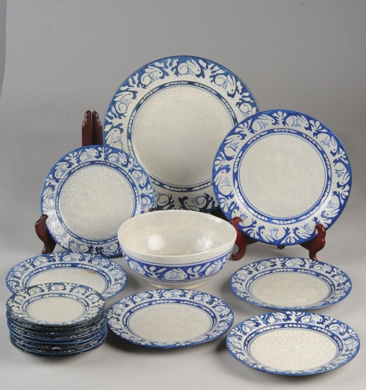 16 pcs. Dedham Pottery Rabbit Pattern (1 of 20)