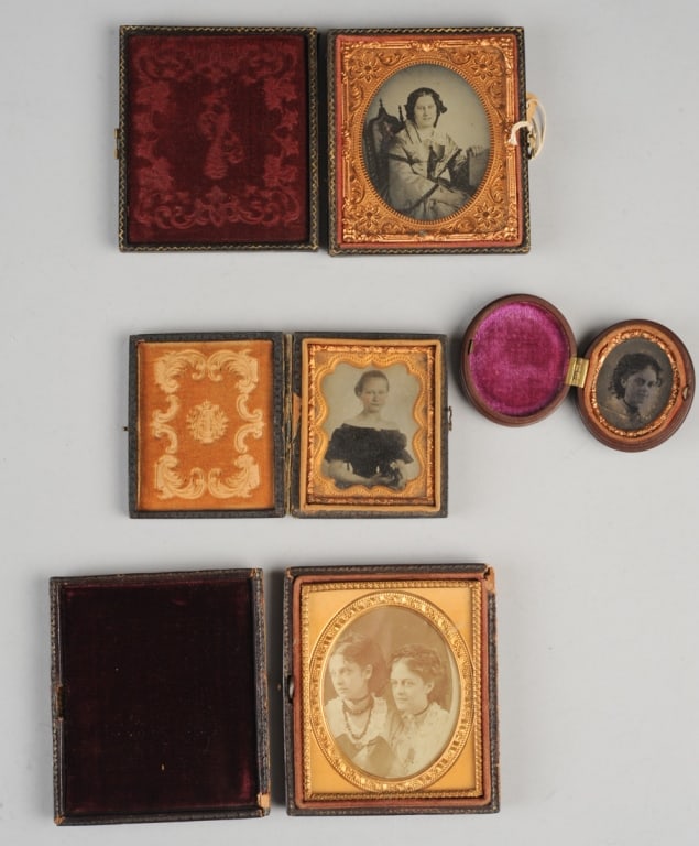 Four Antique Cased Photos (1 of 5)