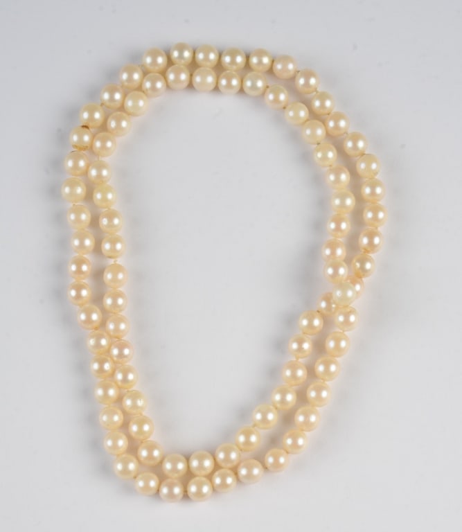 Single Strand Pearl Necklace (1 of 2)