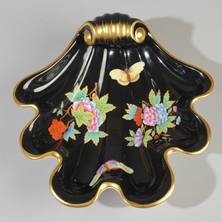 Herend Black Dynasty Shell Dish (1 of 4)