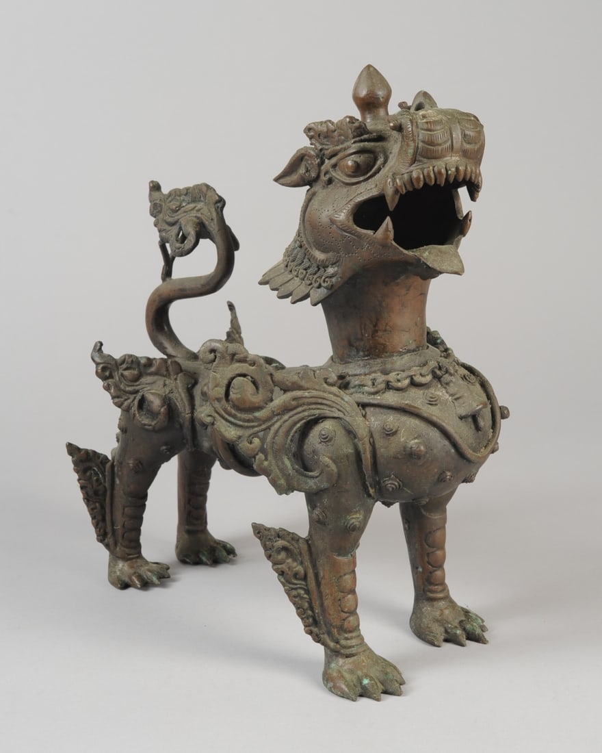 Bronze Tibetan Snow Lion (1 of 8)