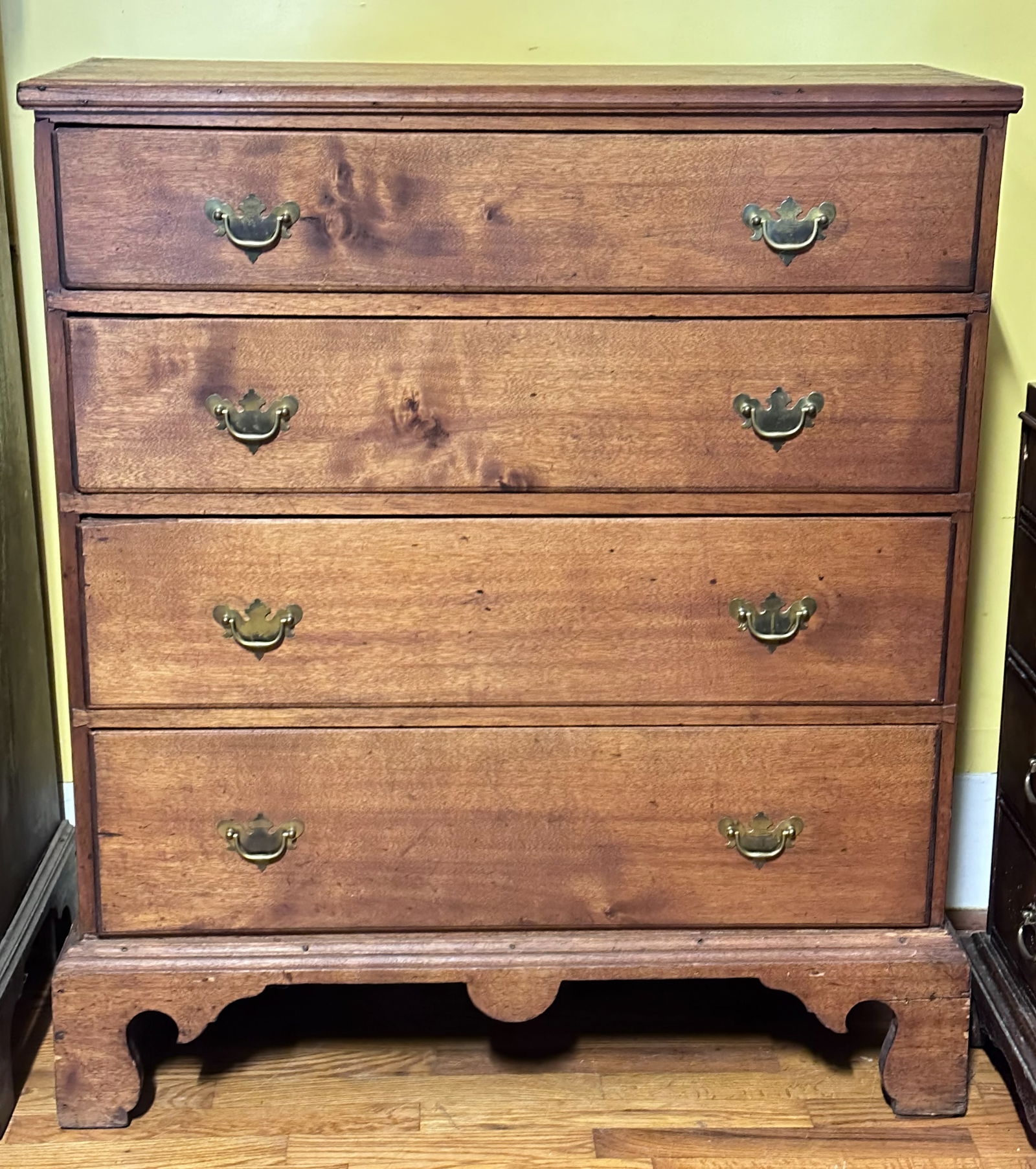 18th C. New England Chippendale Style Chest (1 of 8)
